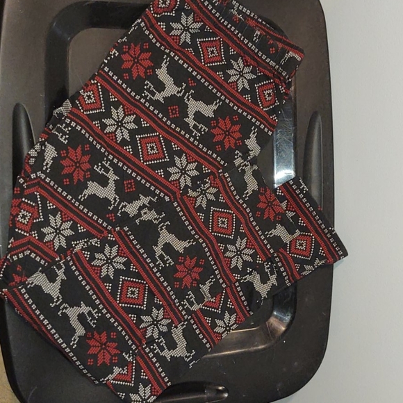 No Boundaries Christmas Leggings - Picture 1 of 2